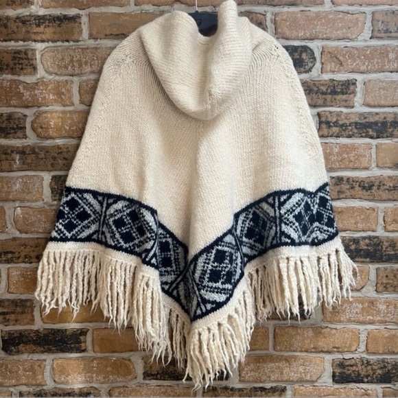 Vintage 1970’s Oveja Negra by Silvia Sarti Alpaca Poncho Handmade in Uruguay - Picture 2 of 7